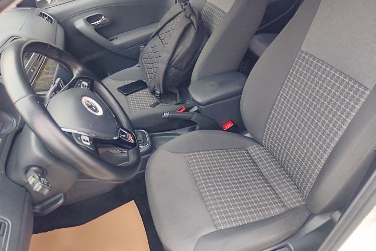 Used Volkswagen Polo 2016 1.6L Automatic Comfort Model
