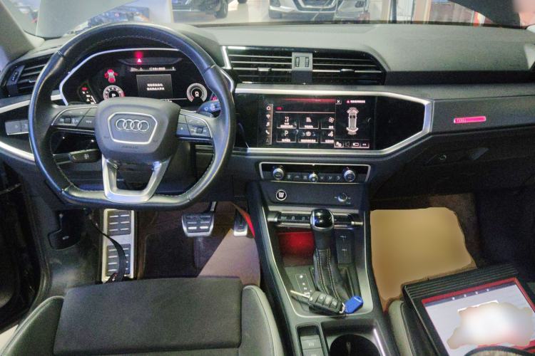 Used Audi Q3 2022 40 TFSI Fashion Dynamic Model