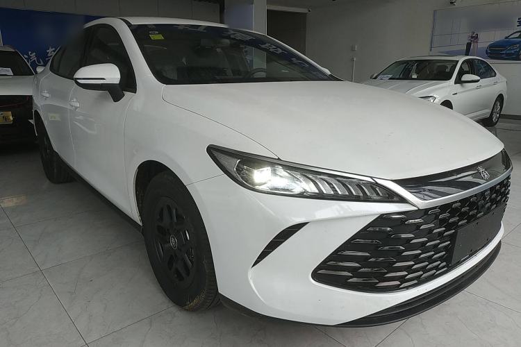 Used BYD Qin PLUS 2025 DM-i Smart Drive 55KM Leading Model
