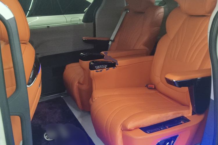 Used Toyota Granvia 2024 2.5L Hybrid Comfort Edition
