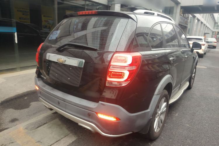 Used Chevrolet Captiva 2015 2.4L 4x4 Flagship Edition 7-Seater
