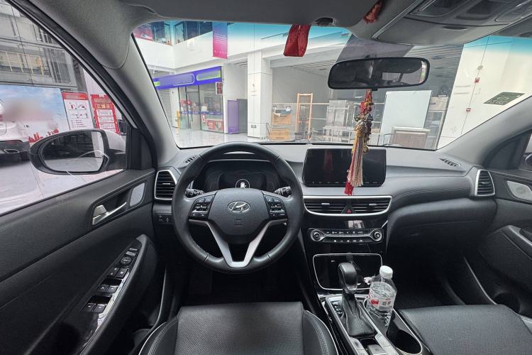 Used Hyundai Tucson 2019 280TGDi Dual-Clutch Two-Wheel Drive Fashion Edition China VI Standard
