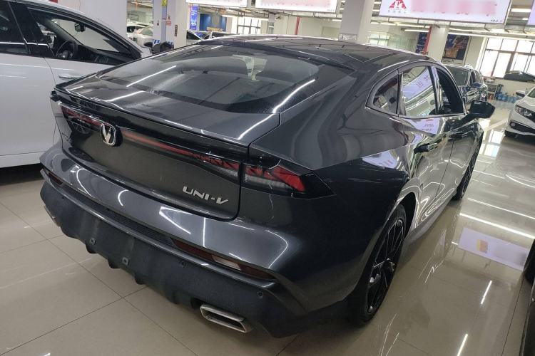 Used Changan UNI-V 2024 1.5T Prestige Edition
