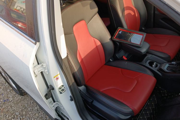 Used Haval H2s 2018 Red-Label 1.5T Dual-Clutch ZhiShang Model
