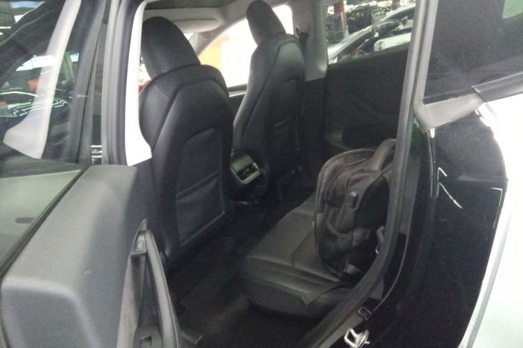 Used Tesla Model Y 2023 Rear-Wheel-Drive Version
