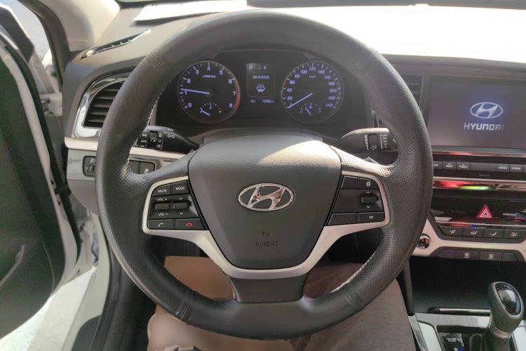 Used Hyundai Elantra 2016 1.6L Automatic ZhiXuan – Elite Version
