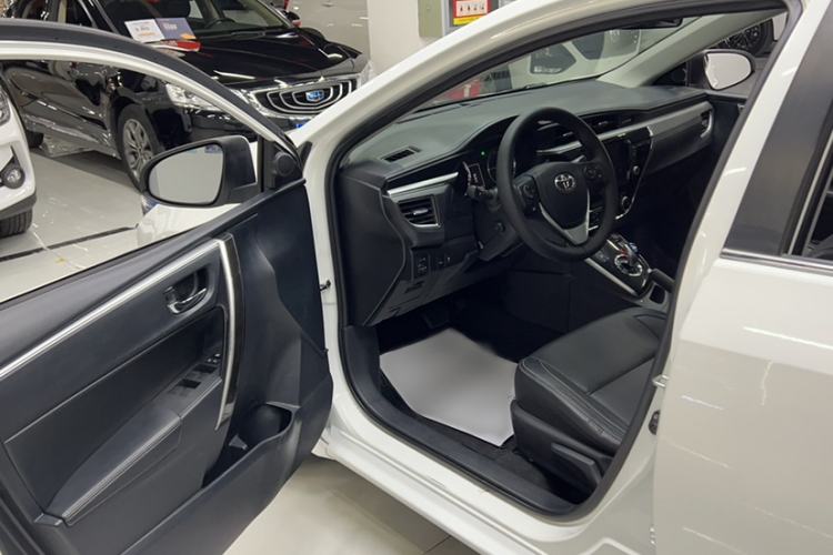 Used Toyota Corolla 2016 Dual-Engine 1.8L E-CVT Elite Edition
