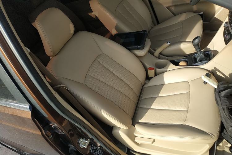 Used Baojun 730 2016 1.5T Manual Luxury Edition 7 Seats
