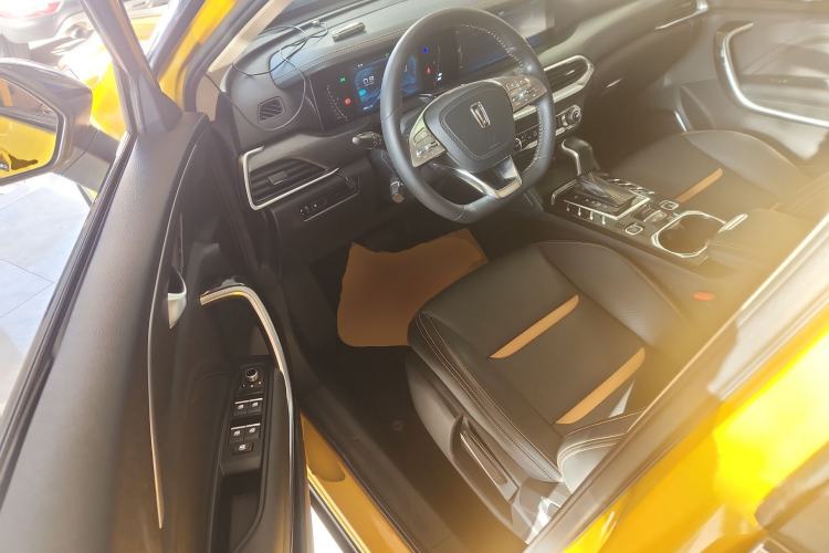 Used Bestune T77 2019 230 TID Automatic Luxury Version China VI Emission Standard