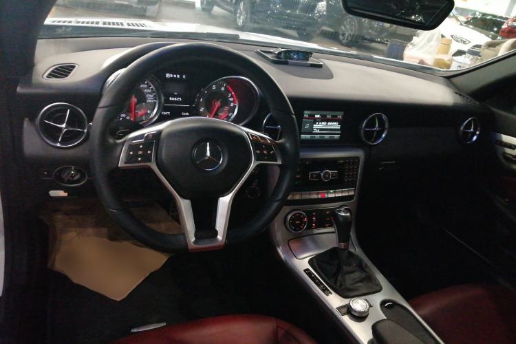 Used Mercedes-Benz SLK-Class 2011 SLK 200 Fashion Model