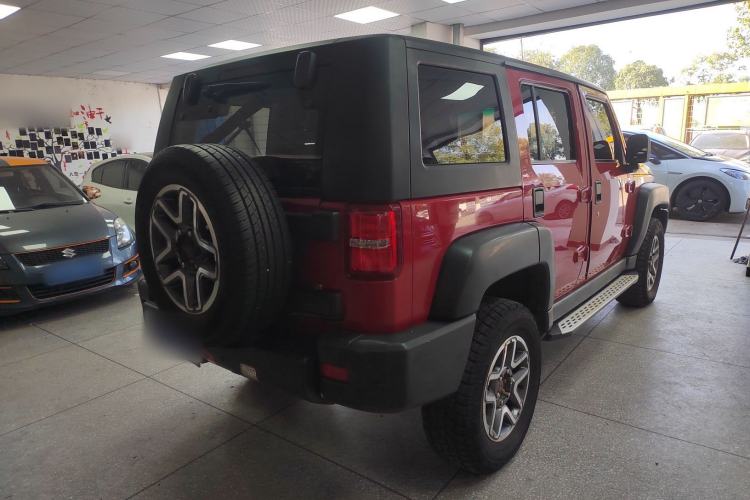 Used  BJ40 2018 40L 2.0T Manual Diesel Four-Wheel Drive Prestige Edition
