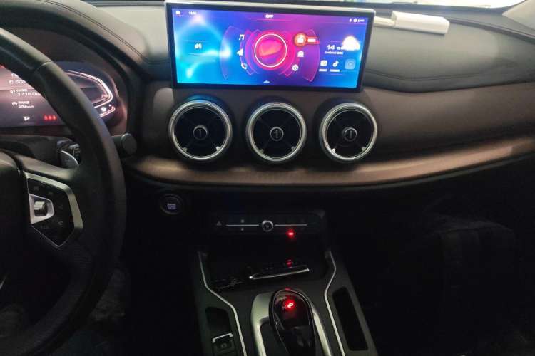 Used Wey VV5 2021 1.5T Two-Wheel Drive Smart Pioneer
