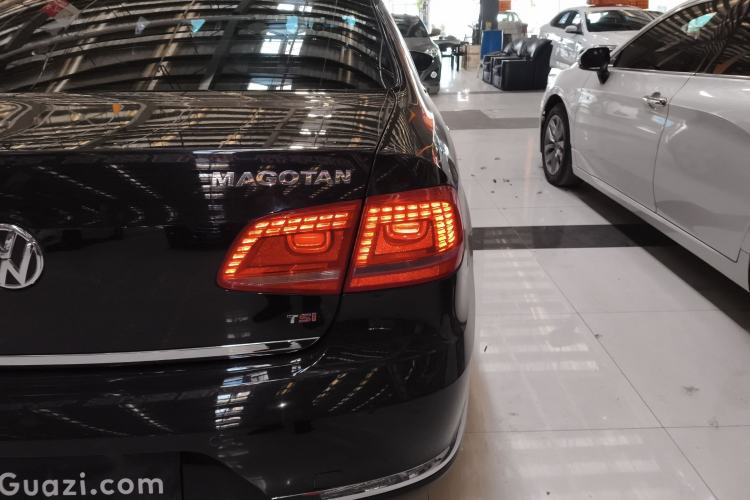 Used Volkswagen Magotan 2016 1.8TSI Luxury Comfort Model