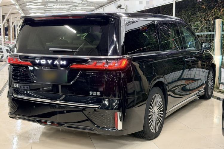 Used VOYAH Dream 2025 PHEV Four-Wheel Drive Prestige Kunpeng Edition
