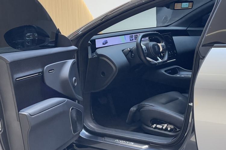 Used  12 2025 Ultra Extended-Range Edition