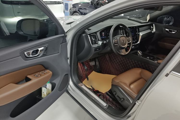 Used Volvo XC60 2024 B5 4x4 Smart Luxury Edition
