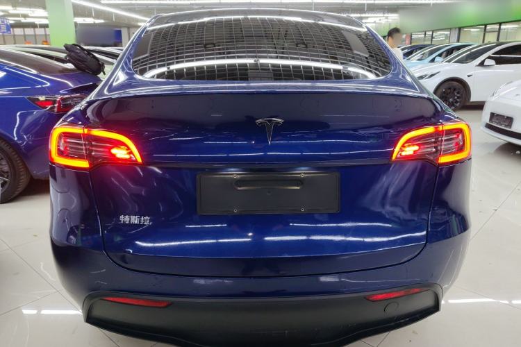 Used Tesla Model Y 2021 Long-Range All-Wheel-Drive Version
