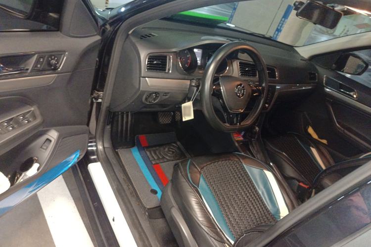 Used Volkswagen Lavida 2015 1.6L Automatic Comfort Edition