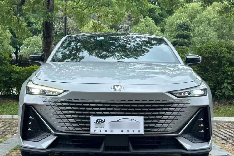 Used Changan UNI-V 2022 1.5T Prestige Version
