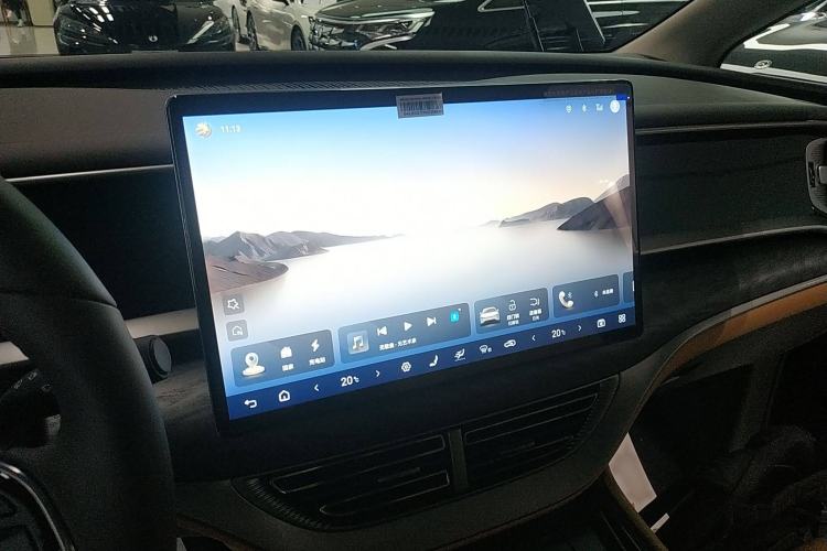 Used Denza D9 2024 DM-i 1050 Luxury Model
