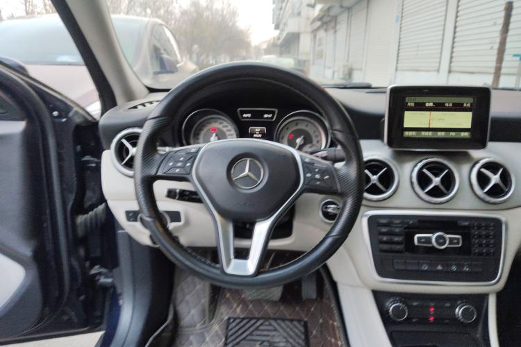 Used Mercedes-Benz GLA 2015 GLA 200 Fashion Model