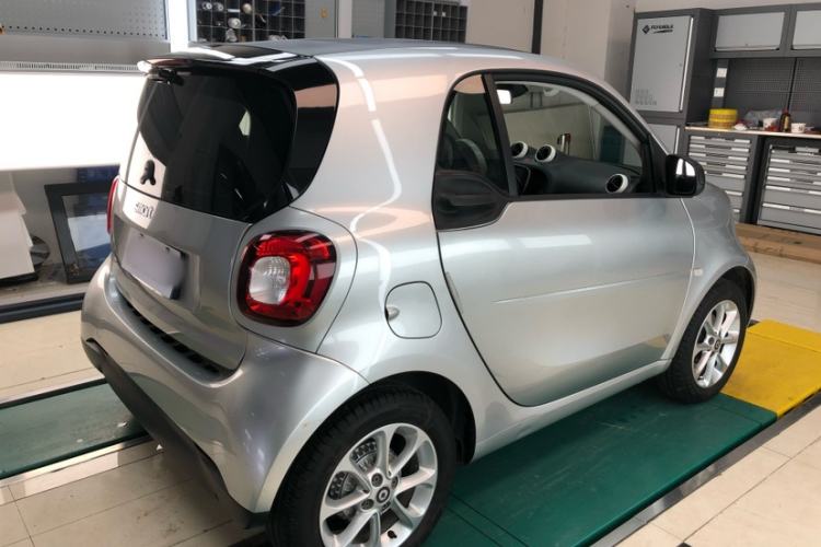 Used  fortwo 2015 1.0L 52 kW hardtop Dynamic version
