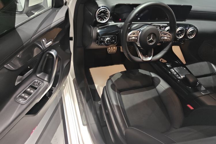 Used Mercedes-Benz A-Class 2021 A 200 L Sport Sedan Fashion Model
