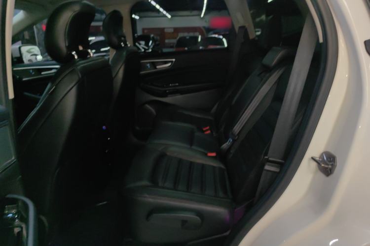 Used Ford Edge 2016 EcoBoost 245 Two-Wheel-Drive Titanium 7-Seater
