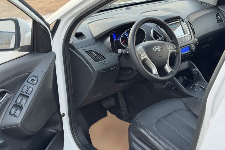 Used Hyundai ix35 2013 2.0L Automatic Two-Wheel Drive Smart GLS China IV Standard
