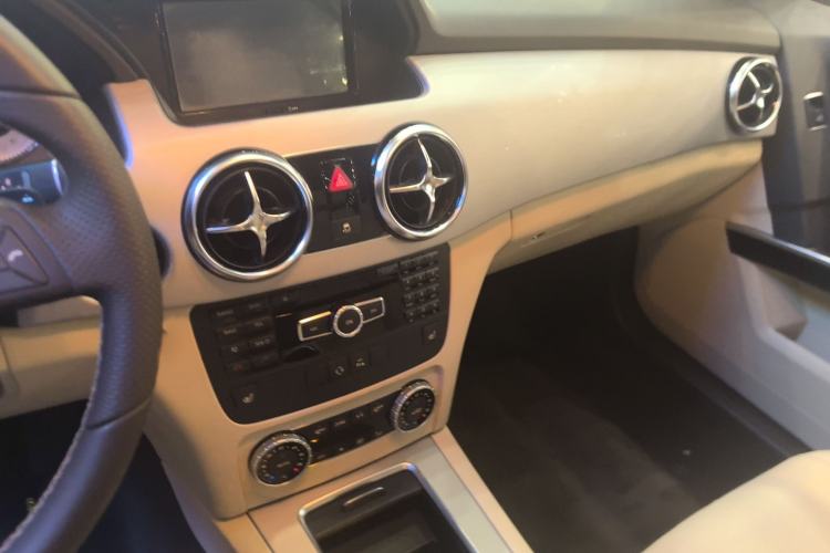 Used Mercedes-Benz GLK-Class 2013 GLK 300 4MATIC Dynamic Sunroof Model