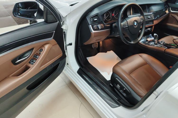 Used BMW 5 Series 2014 520i Elegant Edition
