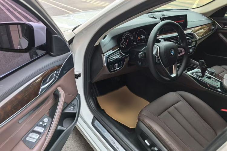 Used BMW 5 Series 2019 Facelifted 525Li Luxury Package
