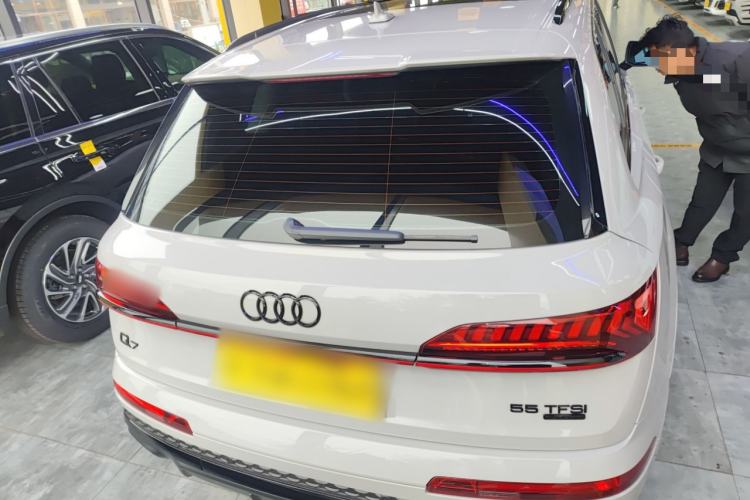 Used Audi Q7 2021 55 TFSI quattro S line Sport model
