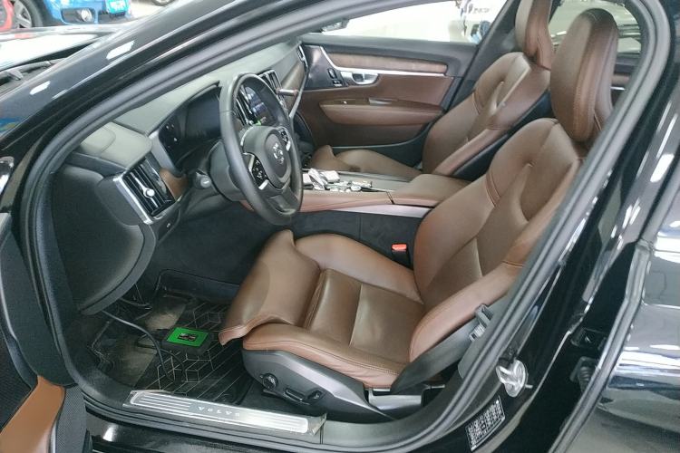 Used Volvo S90 2024 B5 Zhiyuan Luxury Edition
