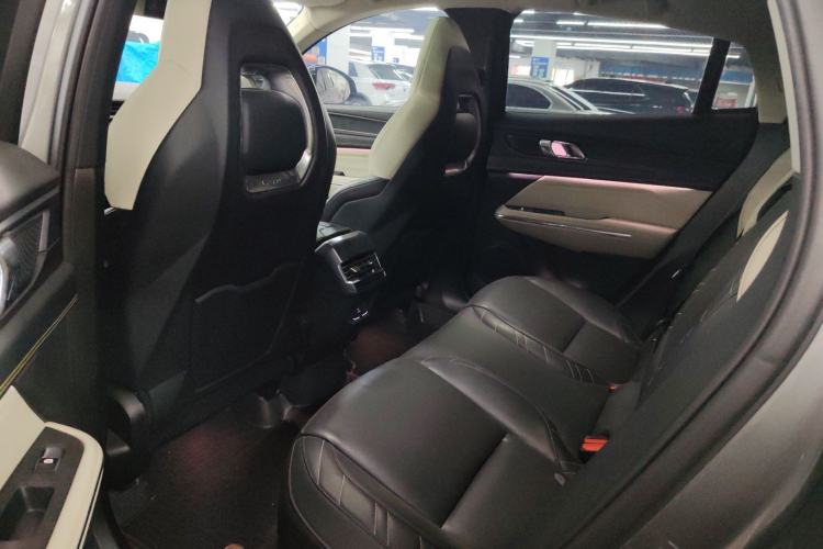 Used Lynk & Co 05 2020 2.0TD Two-Wheel Drive Shine Halo
