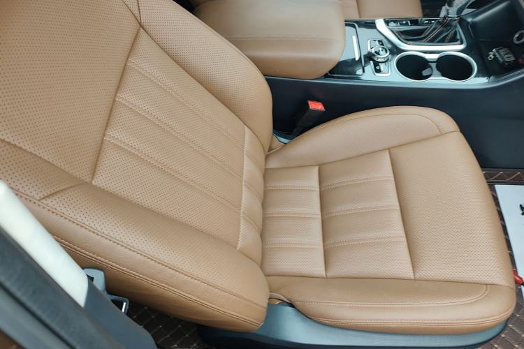 Used Changan CS95 2017 2.0T Two-Wheel Drive Zhituo Edition
