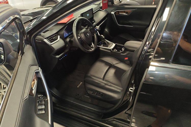 Used Toyota Wildlander 2023 2.0L CVT Two-Wheel Drive Luxury PLUS Edition
