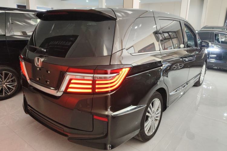 Used Honda Elysion 2016 2.4L Classic Edition
