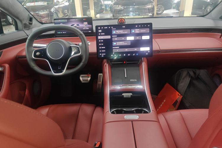 Used Hima Luxeed S7 2025 855 km Max
