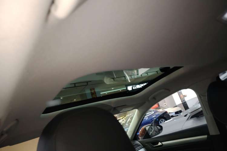 Used Volkswagen Lamando 2017 280TSI DSG Comfort Edition
