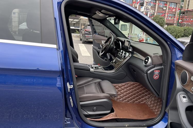 Used Mercedes-Benz GLC 2016 GLC 300 4MATIC Dynamic Model