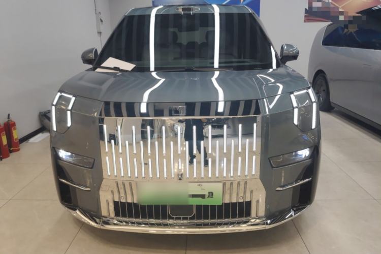 Used Zeekr 009 2024 7-Seater Walk-Through Version Four-Wheel Drive 108 kWh