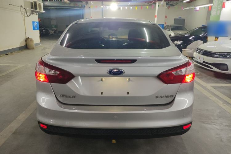 Used Ford Focus 2012 Sedan 1.6L Automatic Fashion Edition
