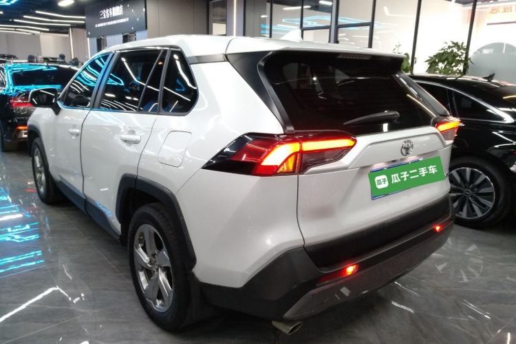 Used Toyota RAV4 2022 2.0L CVT Two-Wheel Drive Fashion Edition