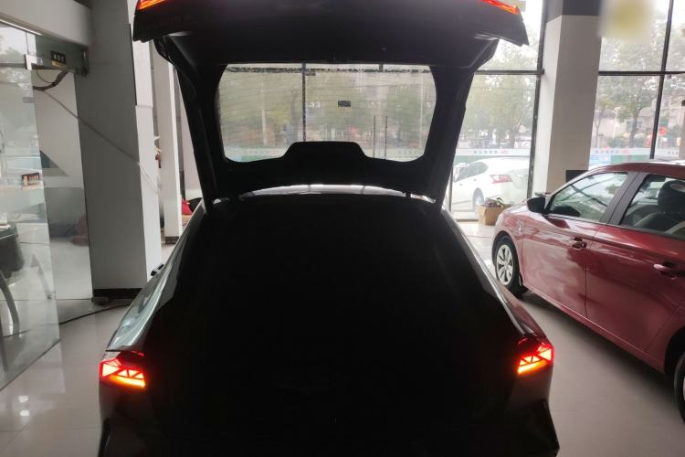 Used Changan UNI-V 2024 1.5T Prestige Edition
