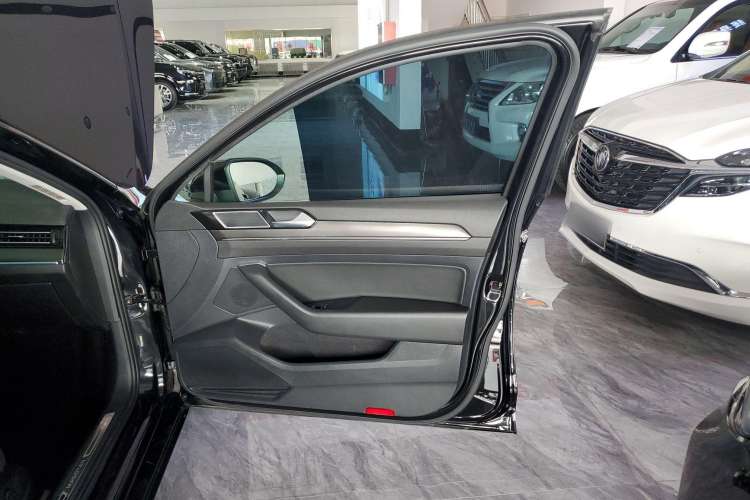 Used Volkswagen Magotan 2020 330TSI DSG Leading Model
