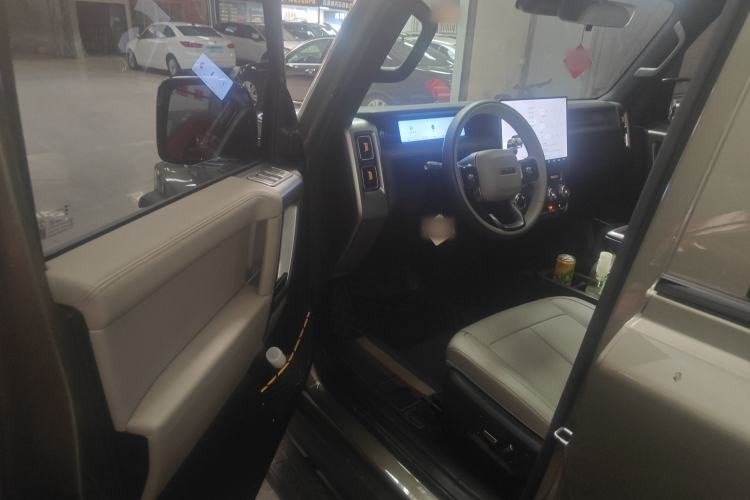 Used  V23 2025 501 Four-Wheel Drive Intelligent Driving Version
