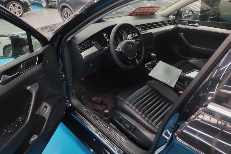 Used Volkswagen Magotan 2019 330TSI DSG Leading Model China VI Standard
