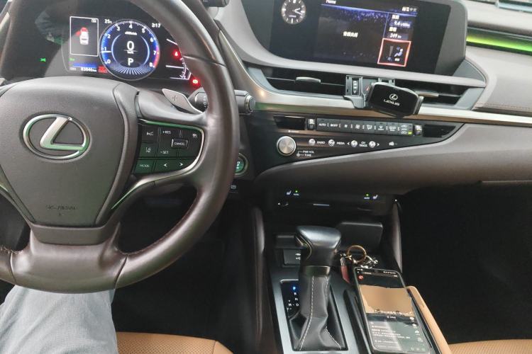 Used Lexus ES 2020 200 Excellence Edition
