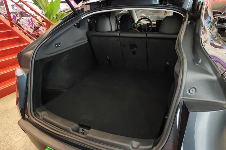 Used Tesla Model Y 2025 Long-Range All-Wheel Drive First Edition
